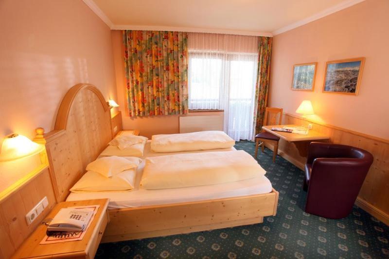 Sport Und Familienhotel Klausen 티롤 키르흐베르크 외부 사진